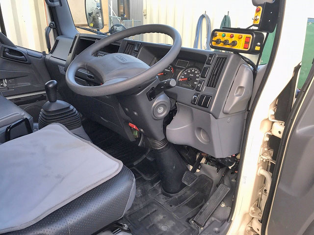 いすゞエルフパッカー車（塵芥車）小型（2t・3t）[写真33]