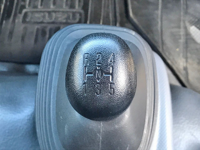 いすゞエルフパッカー車（塵芥車）小型（2t・3t）[写真38]