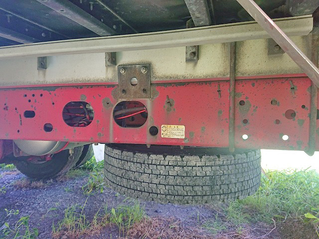 いすゞフォワードアルミウイング中型（4t）[写真16]