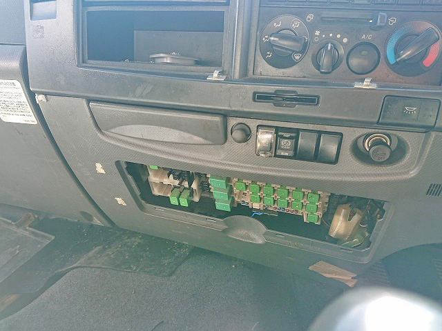 いすゞフォワードアルミウイング中型（4t）[写真27]