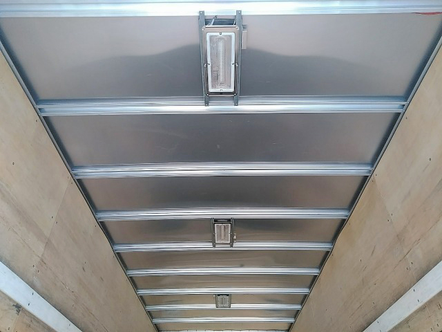 日野レンジャーアルミバン中型（4t）[写真10]