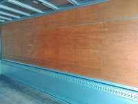 いすゞフォワードアルミウイング中型（4t）[写真15]