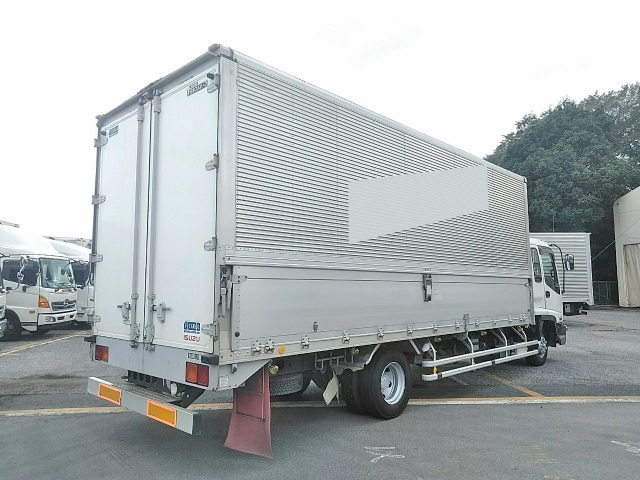 いすゞフォワードアルミウイング中型（4t）[写真02]