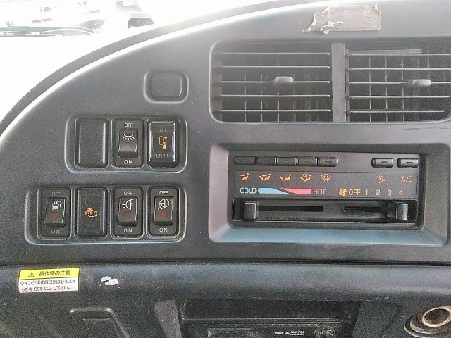 いすゞフォワードアルミウイング中型（4t）[写真33]