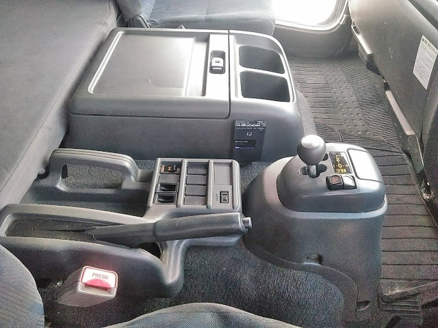 いすゞフォワードアルミウイング中型（4t）[写真37]