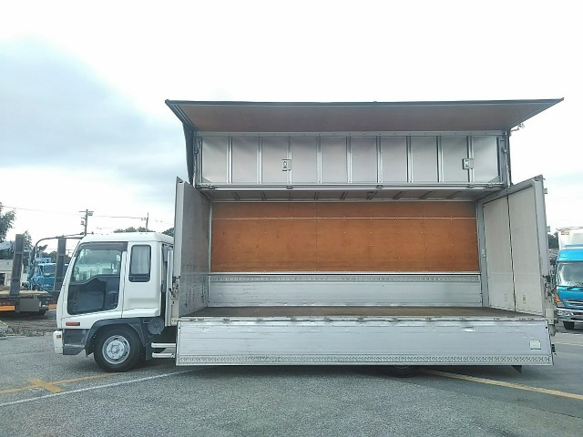 いすゞフォワードアルミウイング中型（4t）[写真07]