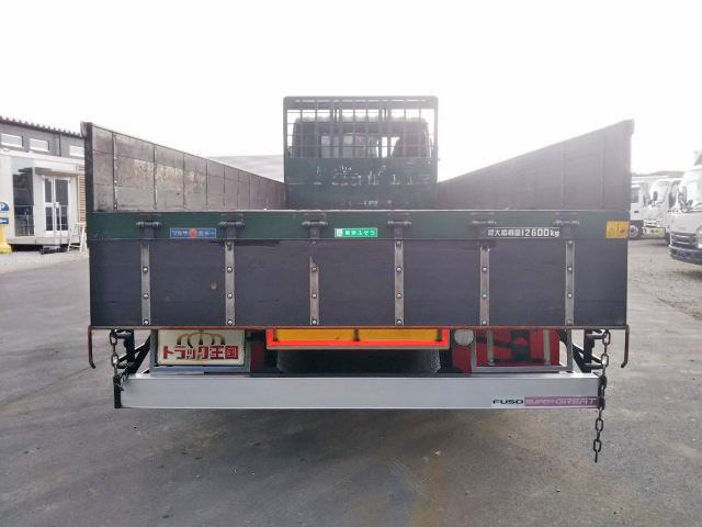 三菱ふそうスーパーグレート平ボディ大型（10t）[写真10]