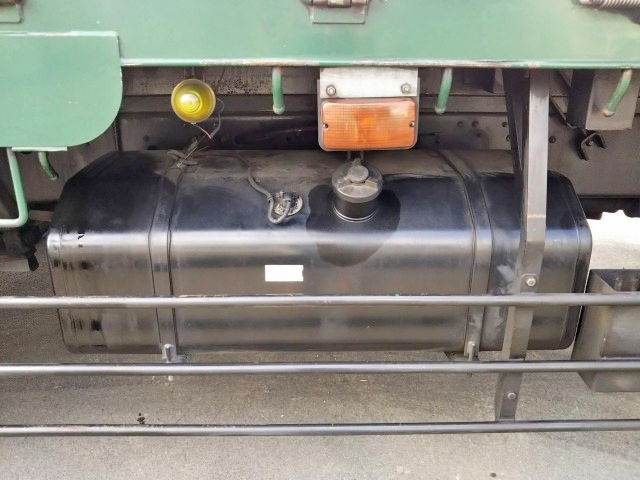 三菱ふそうスーパーグレート平ボディ大型（10t）[写真17]