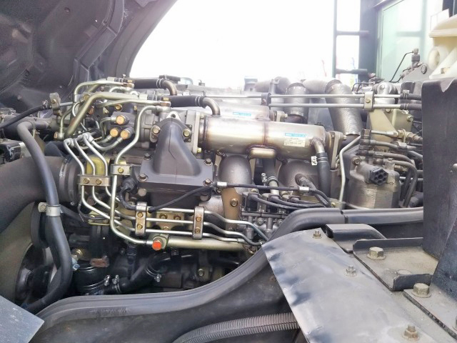 三菱ふそうスーパーグレート平ボディ大型（10t）[写真24]