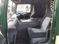 三菱ふそうスーパーグレート平ボディ大型（10t）[写真29]