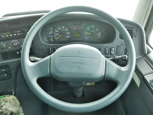 三菱ふそうスーパーグレート平ボディ大型（10t）[写真34]