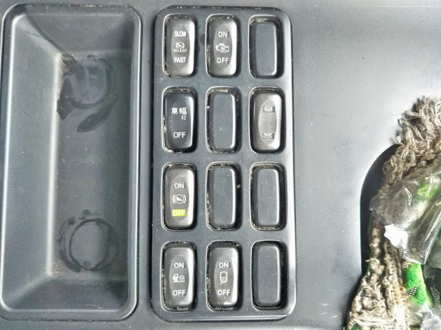 三菱ふそうスーパーグレート平ボディ大型（10t）[写真37]