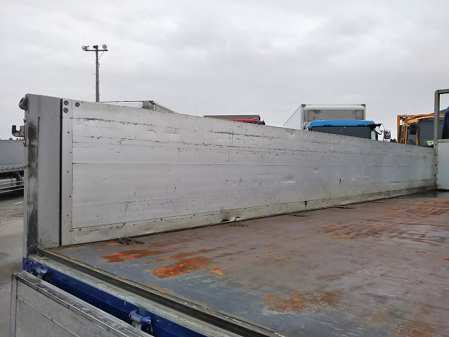 いすゞフォワードアルミブロック中型（4t）[写真16]