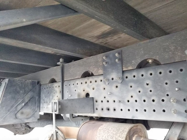 いすゞフォワードアルミブロック中型（4t）[写真23]