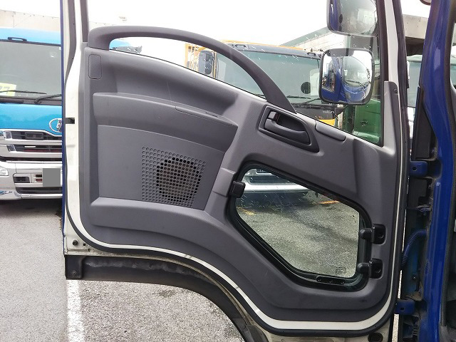 いすゞフォワードアルミブロック中型（4t）[写真28]