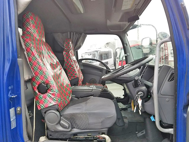 いすゞフォワードアルミブロック中型（4t）[写真30]