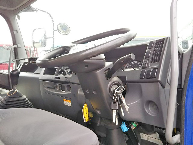 いすゞフォワードアルミブロック中型（4t）[写真31]