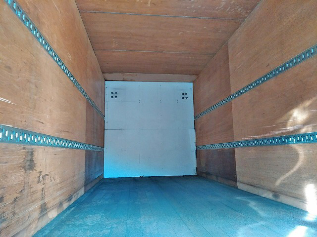 三菱ふそうファイターアルミバン中型（4t）[写真06]