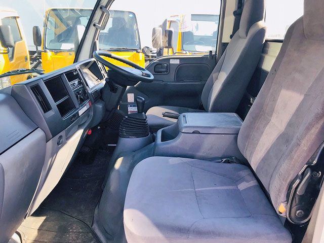 いすゞエルフクレーン4段小型（2t・3t）[写真18]