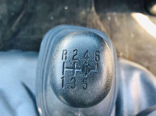 いすゞエルフクレーン4段小型（2t・3t）[写真25]