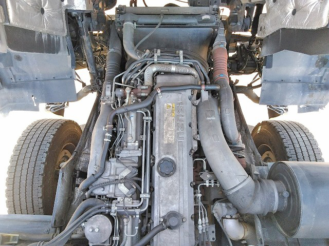 いすゞギガトレーラーヘッド（トラクターヘッド）大型（10t）[写真24]