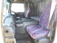 いすゞギガトレーラーヘッド（トラクターヘッド）大型（10t）[写真30]