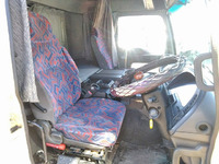 いすゞギガトレーラーヘッド（トラクターヘッド）大型（10t）[写真32]