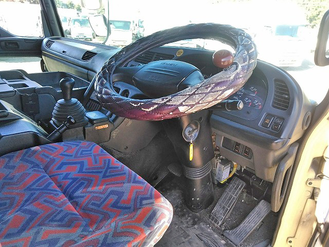 いすゞギガトレーラーヘッド（トラクターヘッド）大型（10t）[写真33]