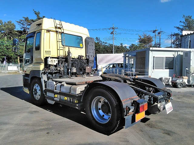 いすゞギガトレーラーヘッド（トラクターヘッド）大型（10t）[写真04]