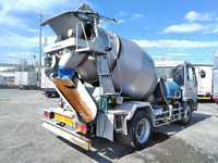 UDトラックスコンドルミキサー車（コンクリートミキサー）増トン（6t・8t）[写真02]