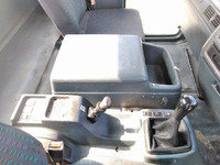 UDトラックスコンドルミキサー車（コンクリートミキサー）増トン（6t・8t）[写真35]