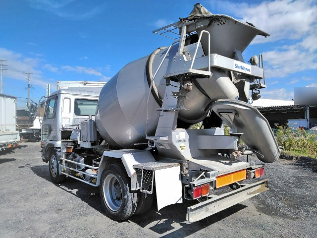 UDトラックスコンドルミキサー車（コンクリートミキサー）増トン（6t・8t）[写真04]