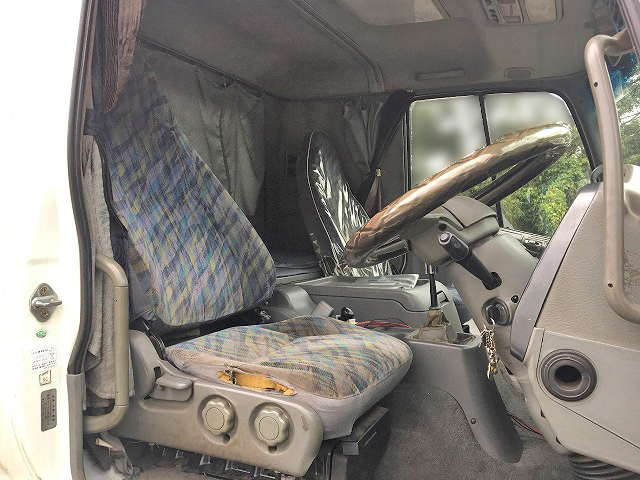 三菱ふそうファイターヒアブクレーン増トン（6t・8t）[写真27]