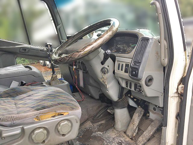 三菱ふそうファイターヒアブクレーン増トン（6t・8t）[写真28]