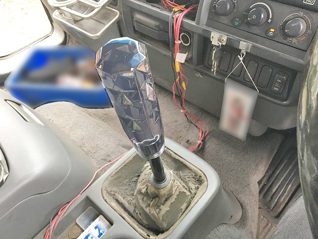 三菱ふそうファイターヒアブクレーン増トン（6t・8t）[写真29]