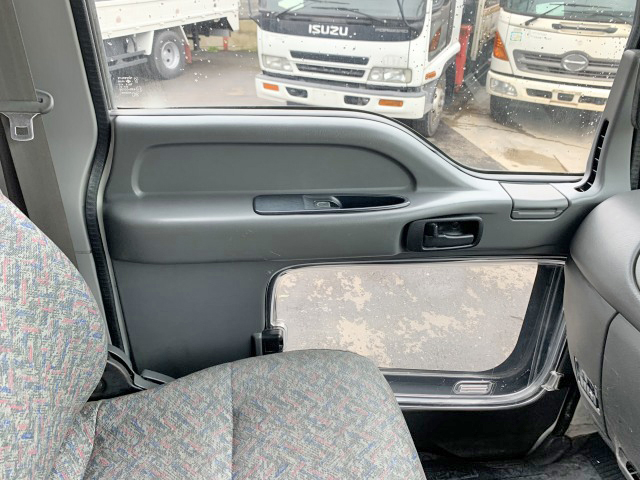 いすゞフォワードセルフクレーン4段中型（4t）[写真32]