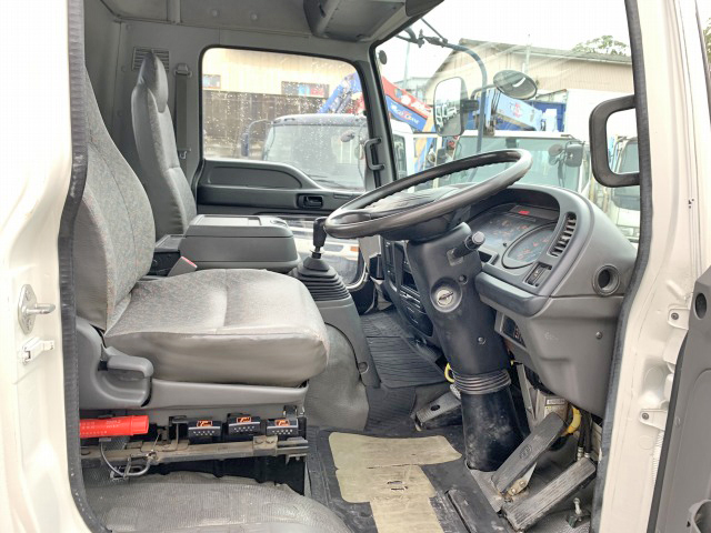 いすゞフォワードセルフクレーン4段中型（4t）[写真33]