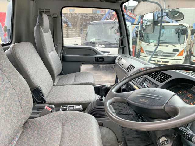 いすゞフォワードセルフクレーン4段中型（4t）[写真34]