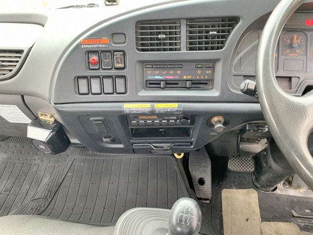 いすゞフォワードセルフクレーン4段中型（4t）[写真36]