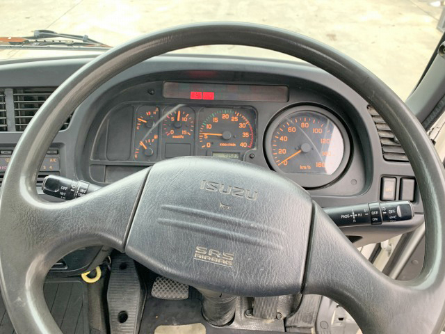 いすゞフォワードセルフクレーン4段中型（4t）[写真37]