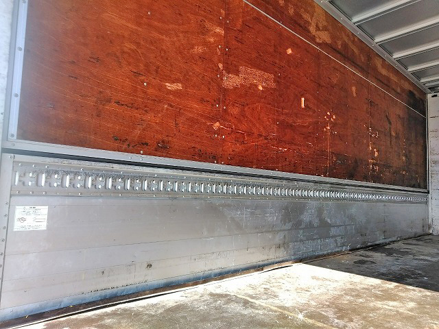 いすゞフォワードアルミウイング中型（4t）[写真12]