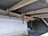 いすゞフォワードアルミウイング中型（4t）[写真23]