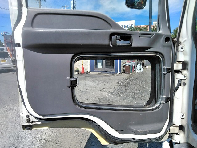 いすゞフォワードアルミウイング中型（4t）[写真27]