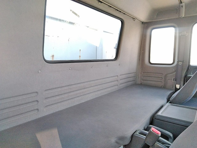 いすゞフォワードアルミウイング中型（4t）[写真33]