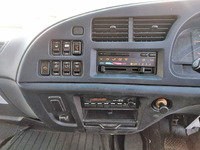 いすゞフォワードアルミウイング中型（4t）[写真38]