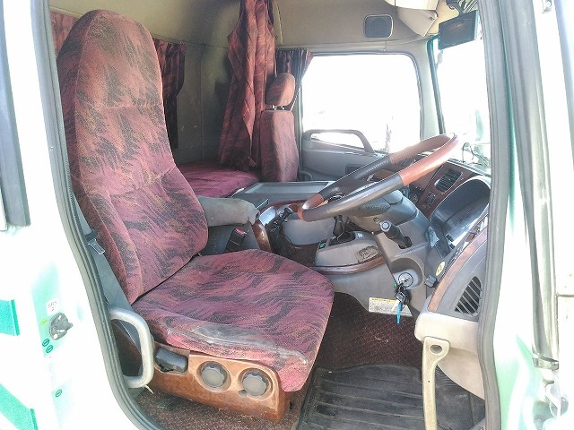 UDトラックスクオンユニック5段大型（10t）[写真31]