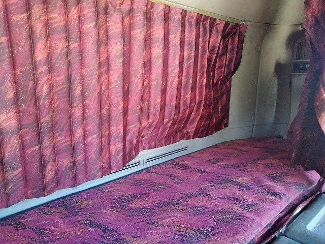 UDトラックスクオンユニック5段大型（10t）[写真33]