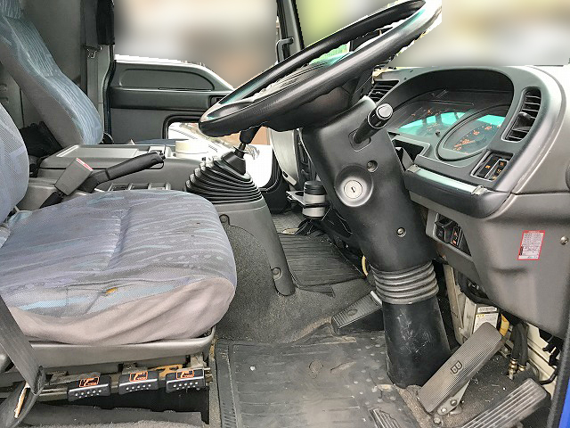 いすゞフォワードアルミウイング中型（4t）[写真17]