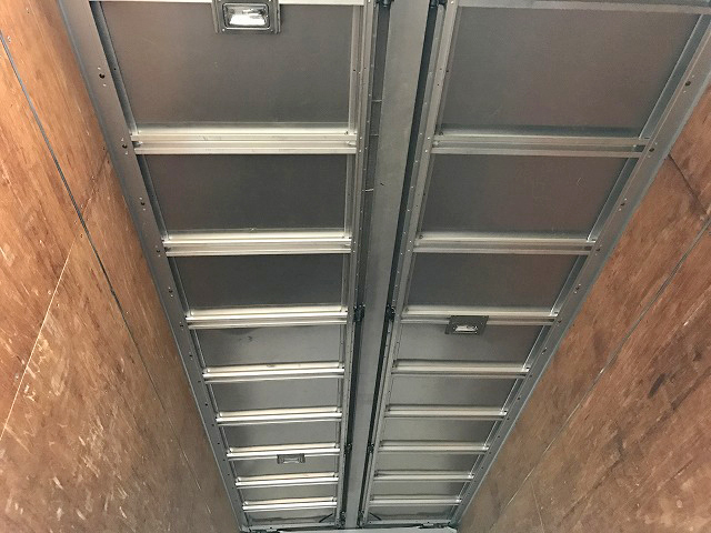 いすゞフォワードアルミウイング中型（4t）[写真09]