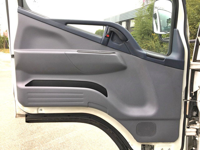 三菱ふそうキャンター冷凍車（冷蔵車）小型（2t・3t）[写真27]